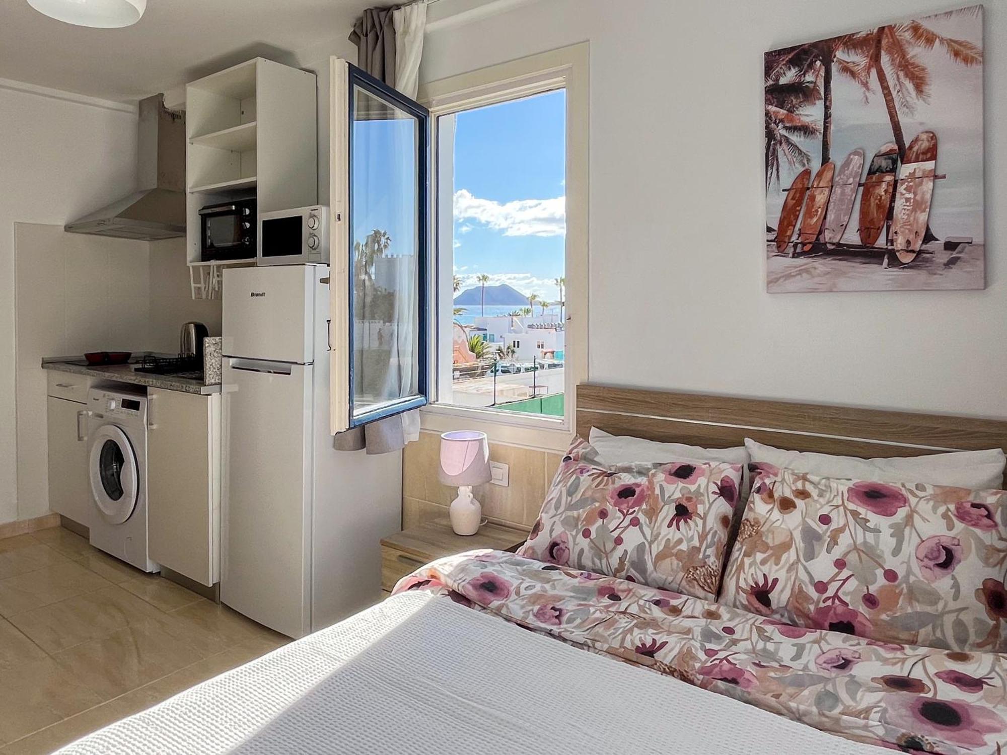 Beachside Studio In Коральео Экстерьер фото